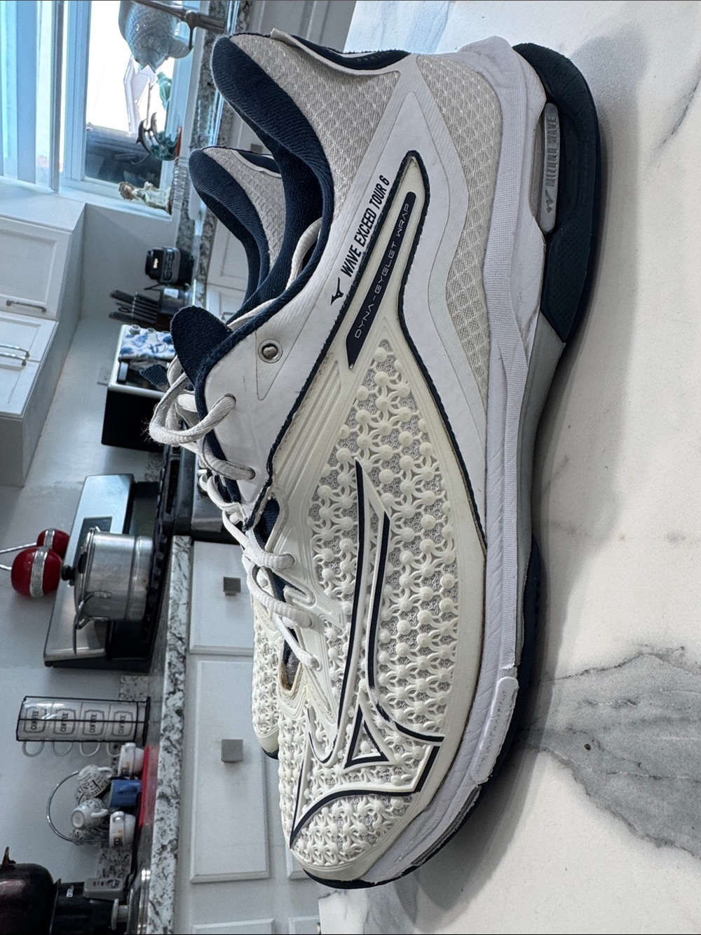Mizuno Men's White and Navy Athletic Tennis Shoe